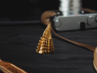 Revendre ses bijoux en or en octobre 2026 : prix au gramme, taxe et pièges