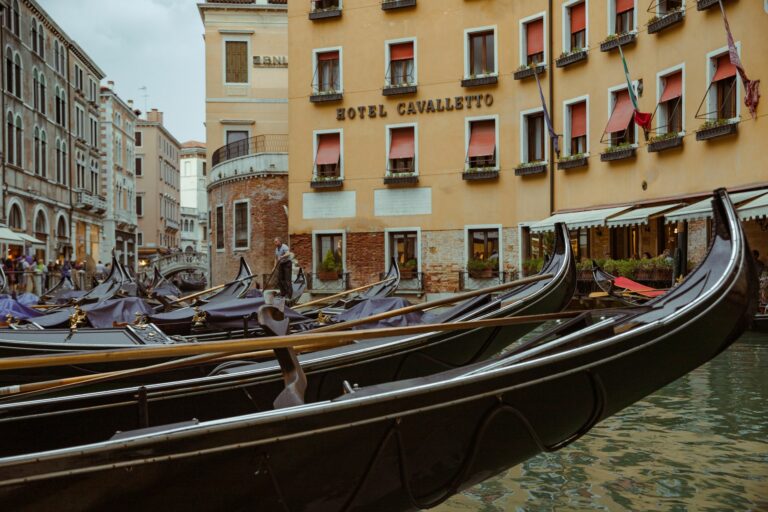 LEGO ICONS Venetian Neighbourhood : un quartier de Venise en diorama pour le 1er novembre